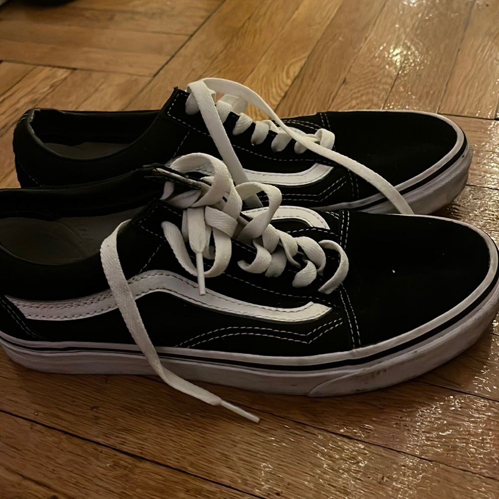 Brand new , never worn black vans size 7.5